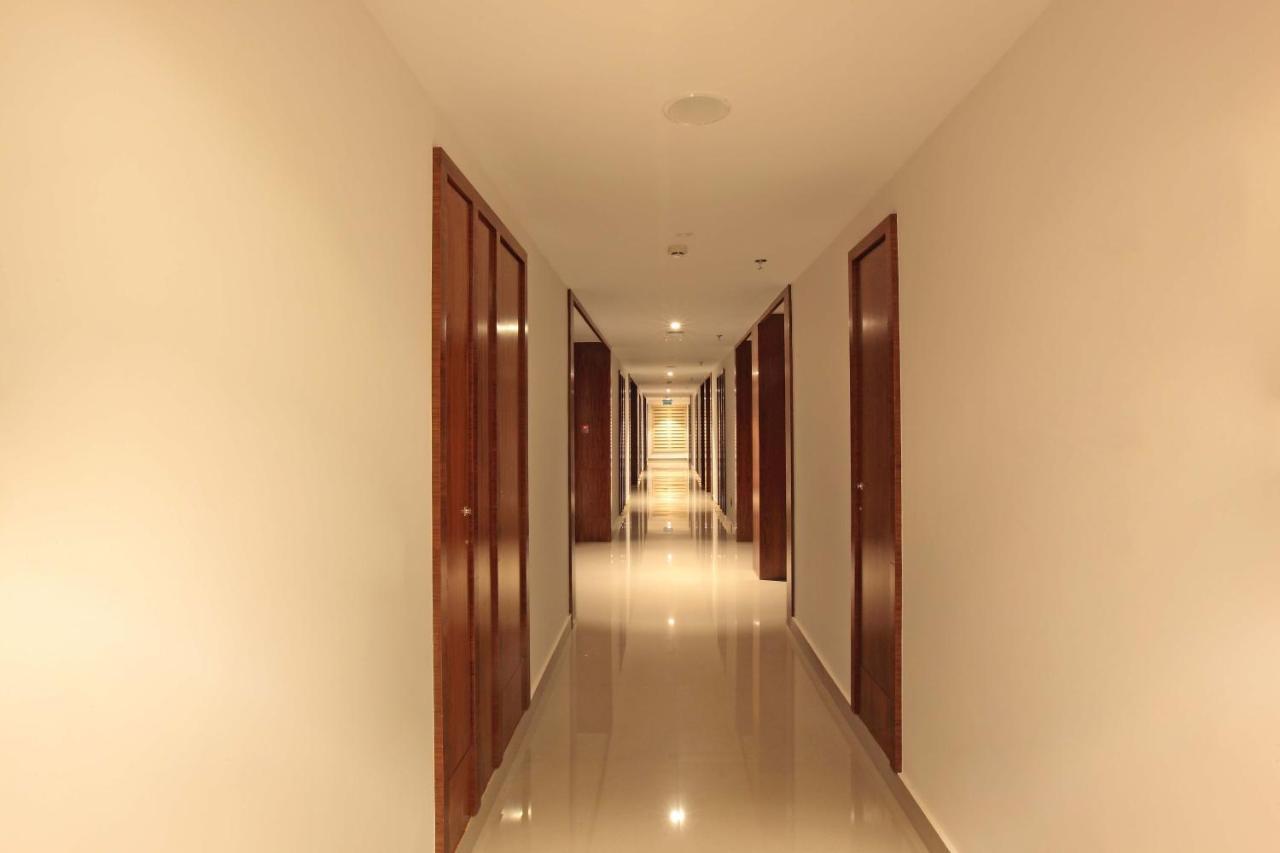 Hotel Ceasar Palace Thodupuzha Buitenkant foto